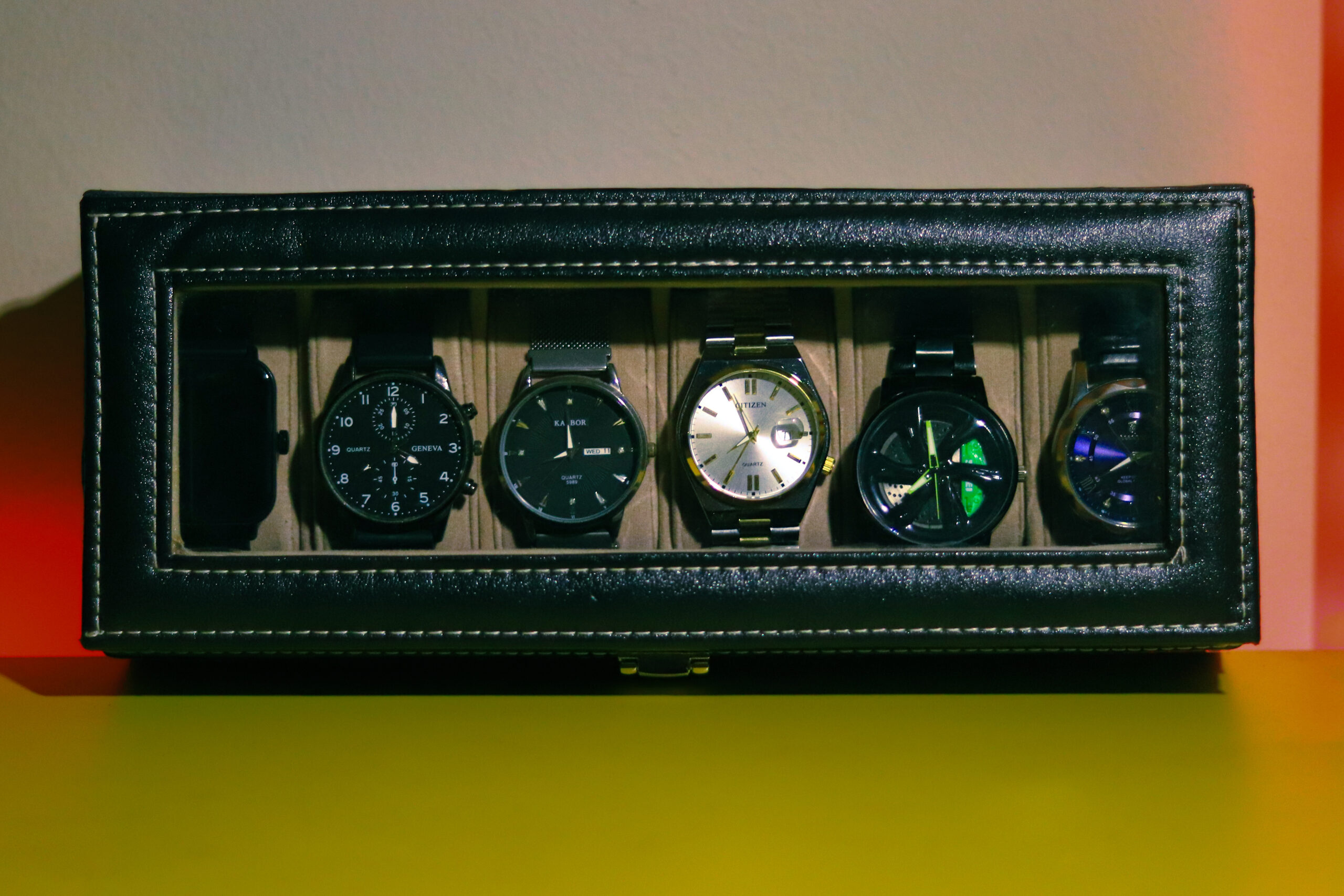Watch winder room