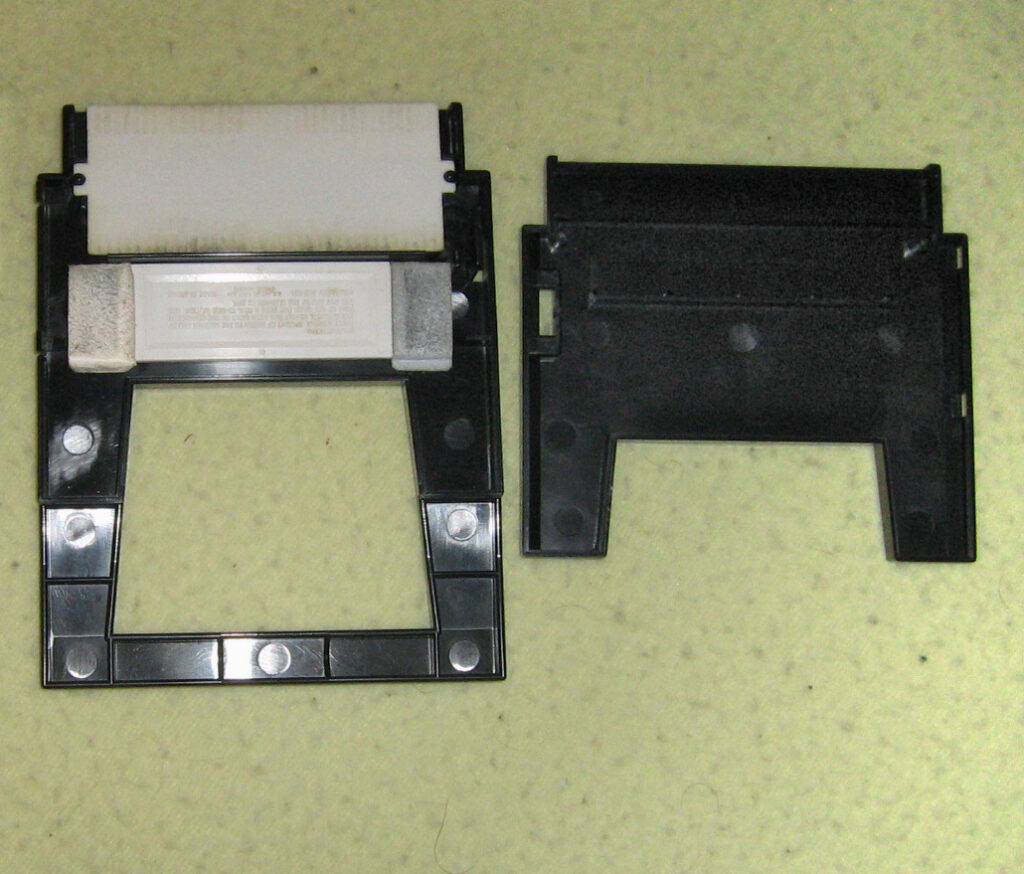 Lists 3 Nintendo Entertainment System cartridge
